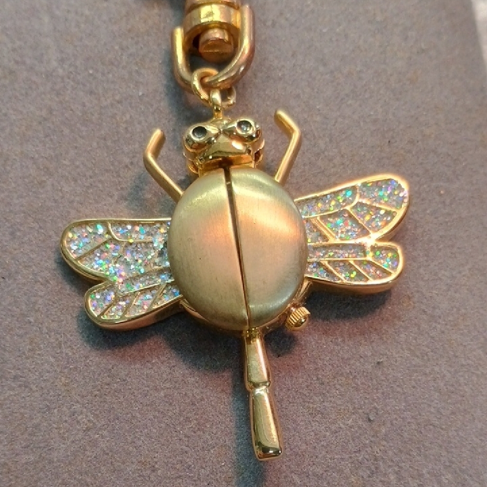 Gold Dragonfly Keychain Watch - Picture 4 of 4
